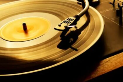 Japanese Gen Zers Drive Vinyl Records Resurgence Amid Digital Dominance