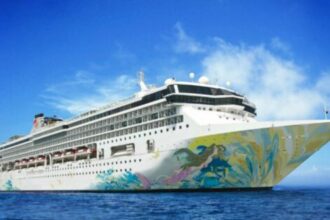 Experience a Holiday Extravaganza with Resort World Cruise