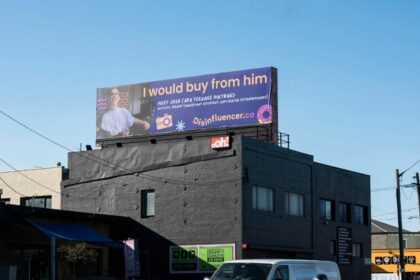 Disinfluencer's Bold Entry: Crowdfunded Billboard Paves the Way for Disability Inclusion in Marketing